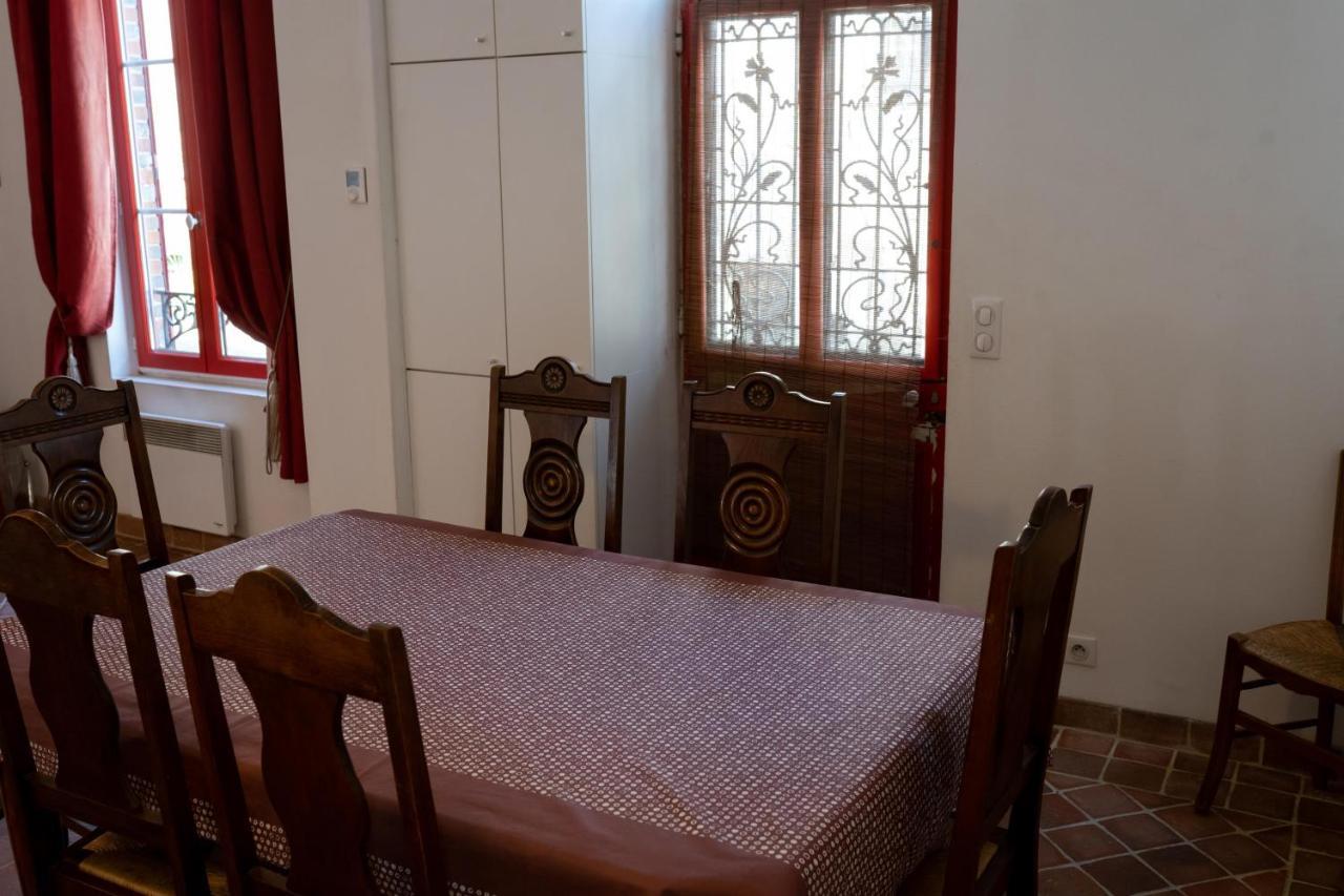 La Maison Rouge Saint-Sauveur-en-Puisaye Buitenkant foto